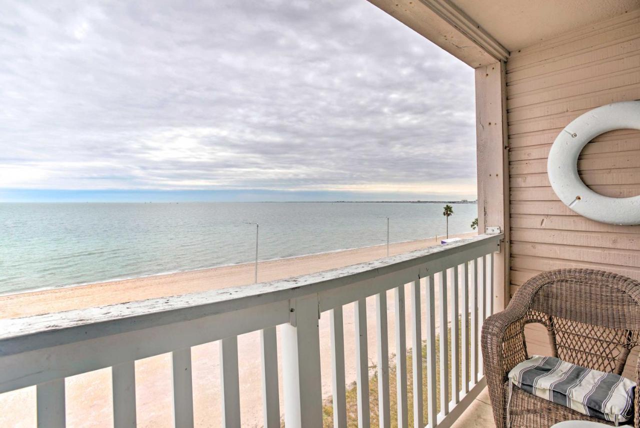Oceanfront Corpus Christi Condo With Pool! Exterior photo